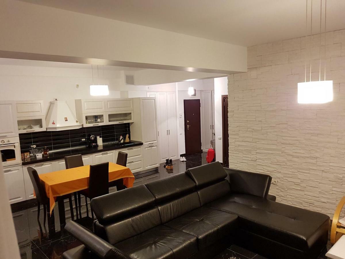 Apartament Mamaia Sat นาโวดาริ ภายนอก รูปภาพ
